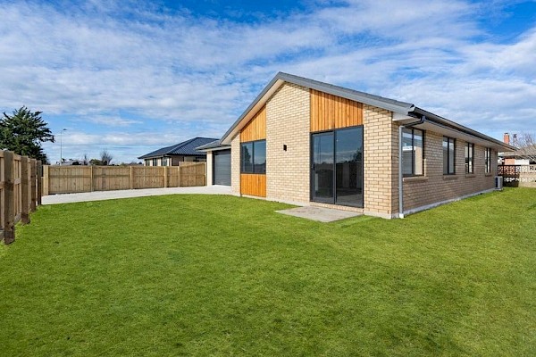 Kew, 4 bedrooms, $720 pw